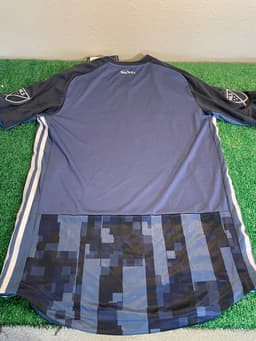 Item photo preview #8