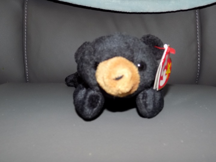 TY BEANIE BABY BLACKIE THE BEAR PVC NEW