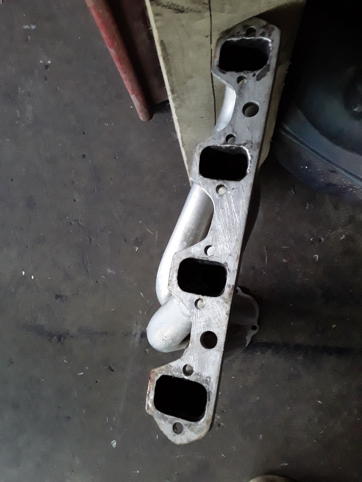 Exhaust manifold