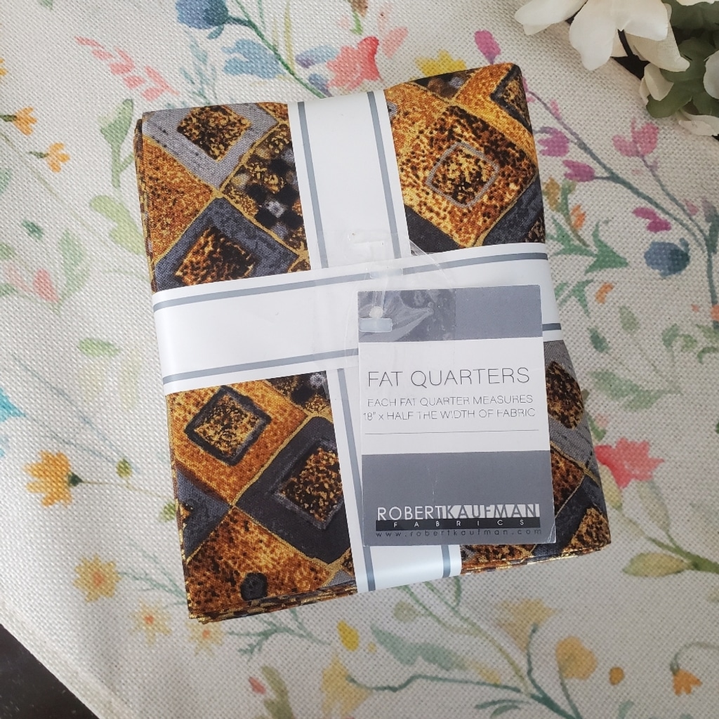 NEW Robert Kaufman Fat Quarters Fabric Bundle 18 Pieces Neutral Colorstory