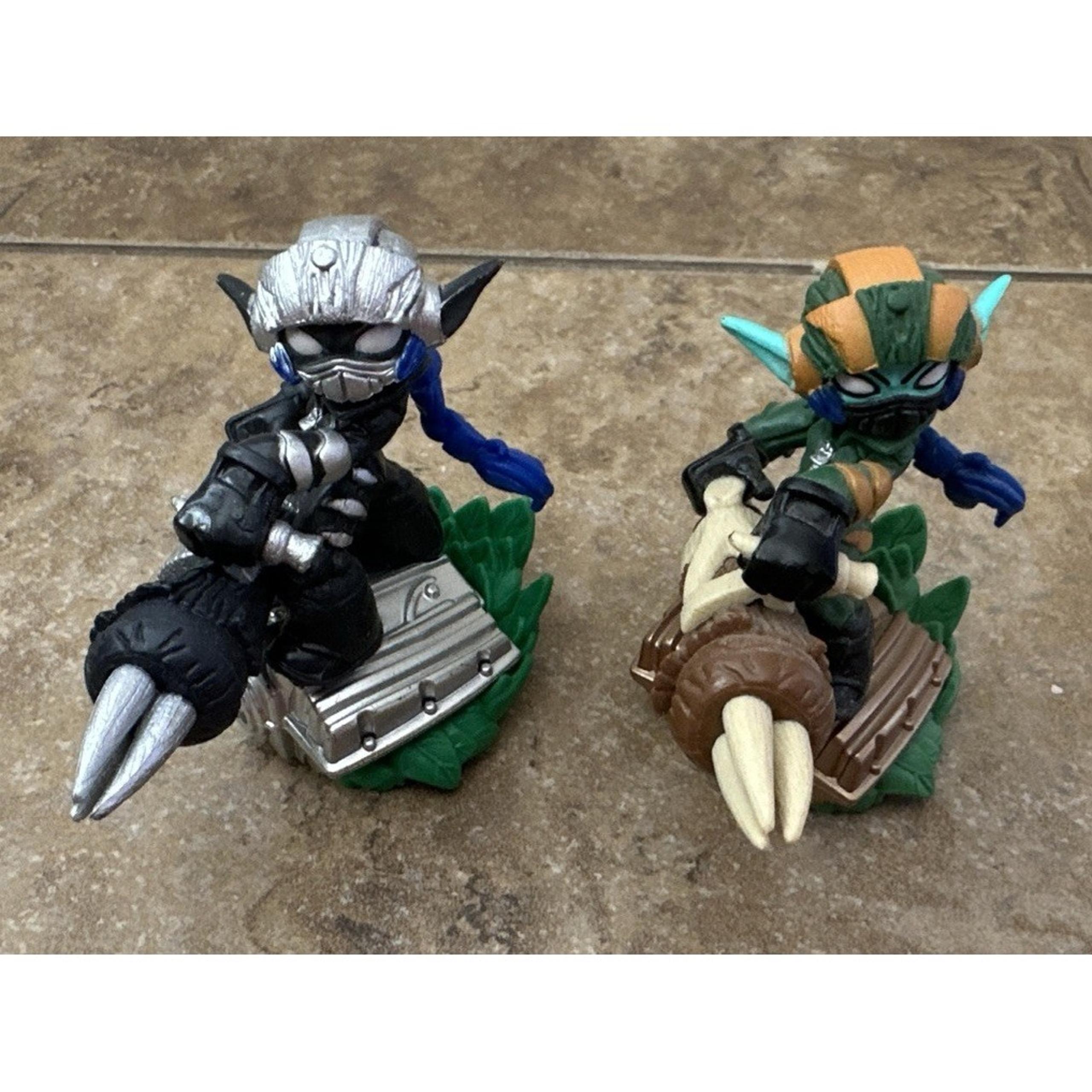 Activision Skylanders Lot Of  2 Action Figures Green Bottom