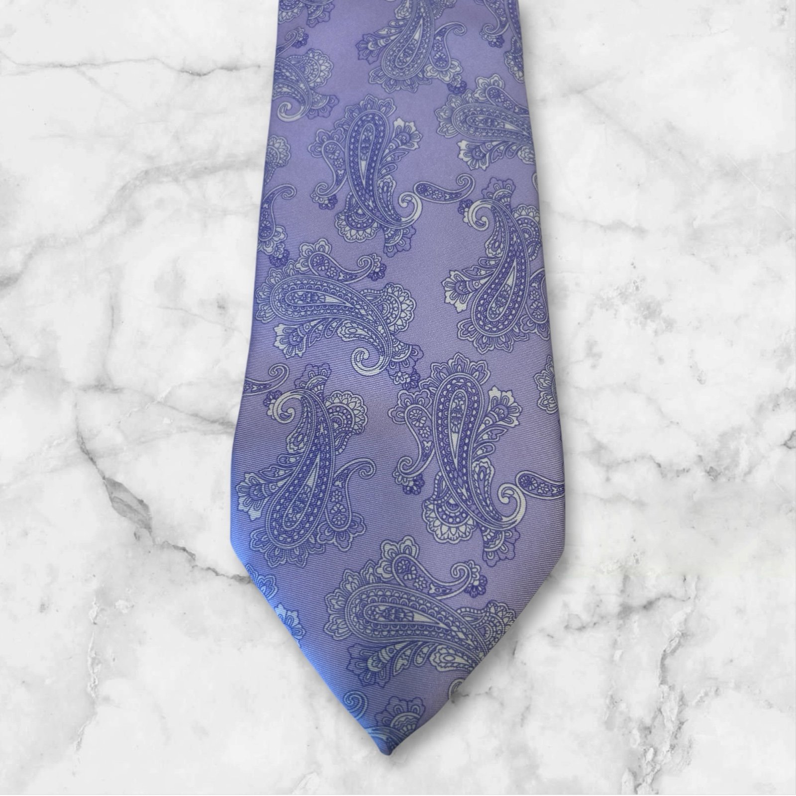 Brioni Elegant Paisley Men's Tie - Lavender Purple Silk, Made in Italy