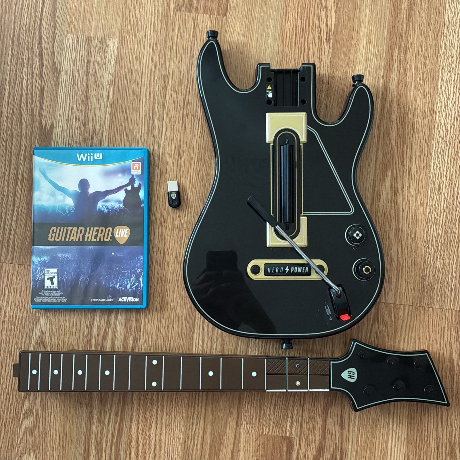 Wii U Guitar Hero Live Bundle