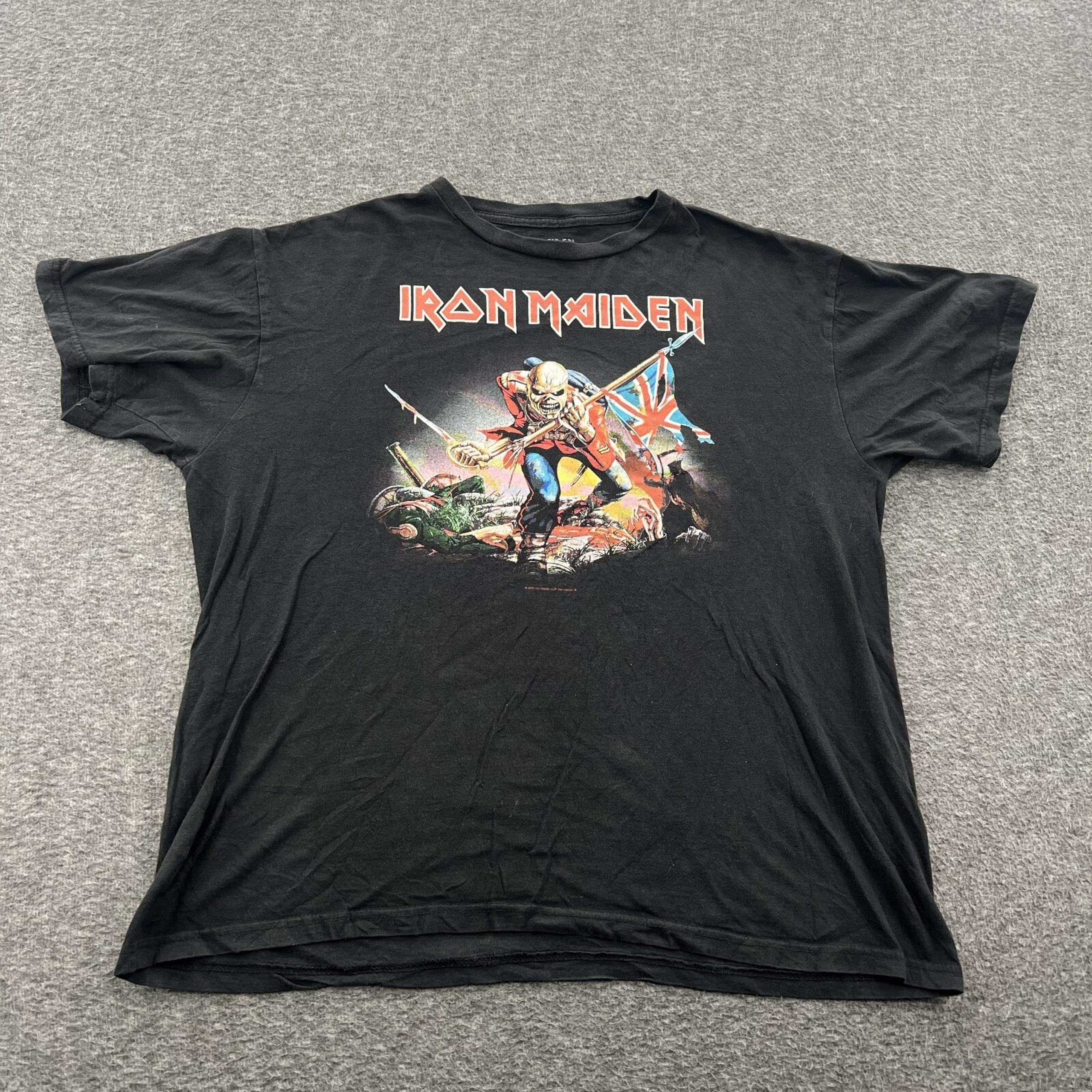 Iron Maiden The Trooper Shirt Mens L Rock Metal Band Tour Concert Flag SS EUC