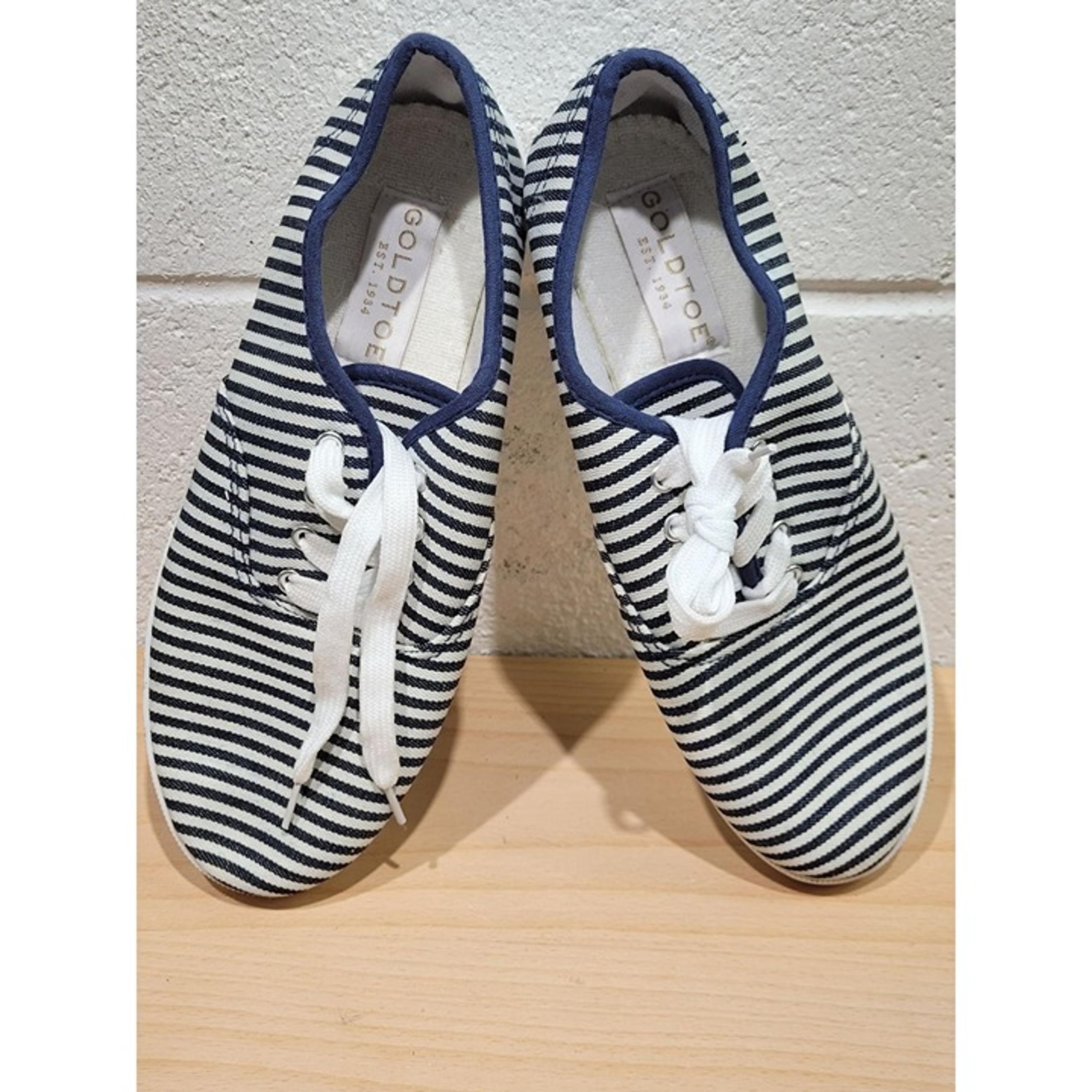 Gold Toe Striped Canvas Sneakers Blue White 8.5 M Style E6J Casual RN# 84890