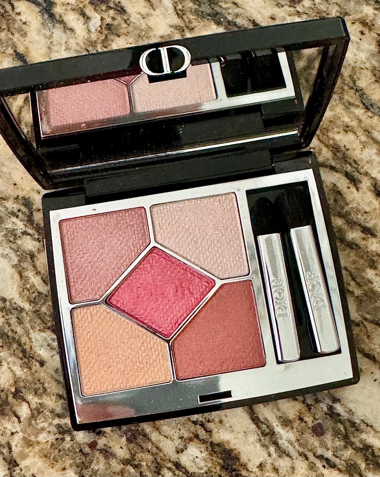 Dior Eyeshadow palette in 923 Popeline Peach (spring 2024)
