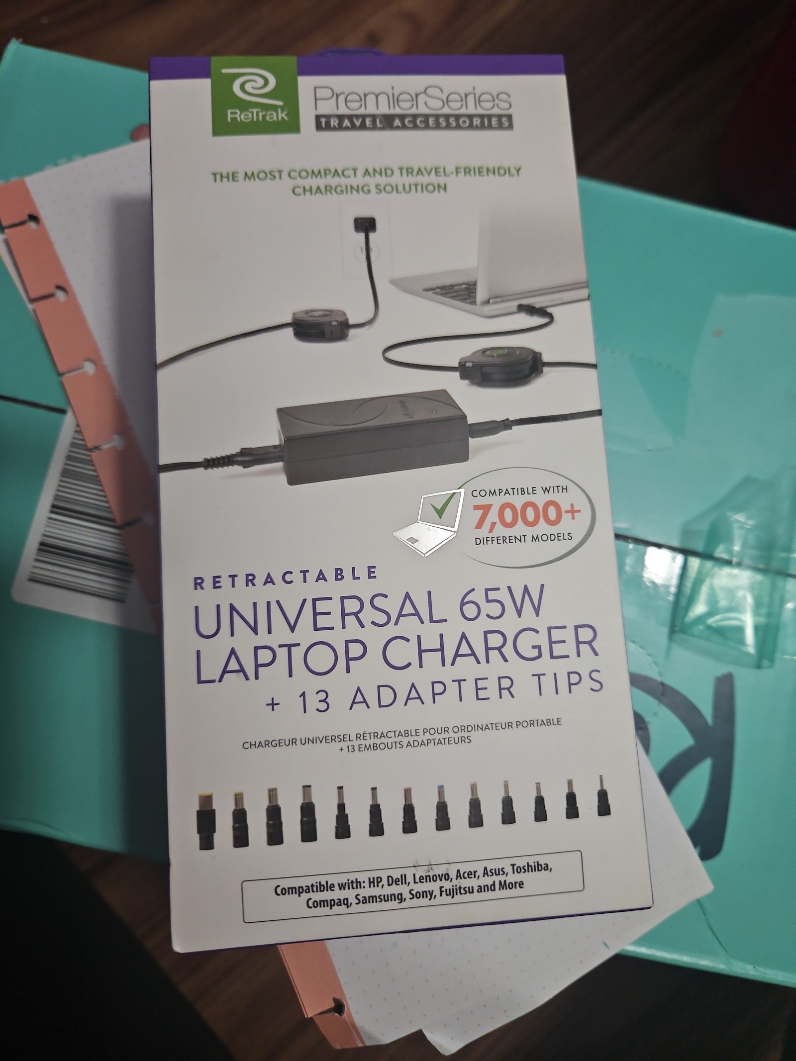 Retrak Premier Series Retractable Universal 65W LapTop Charger w/13 Adapter Tips