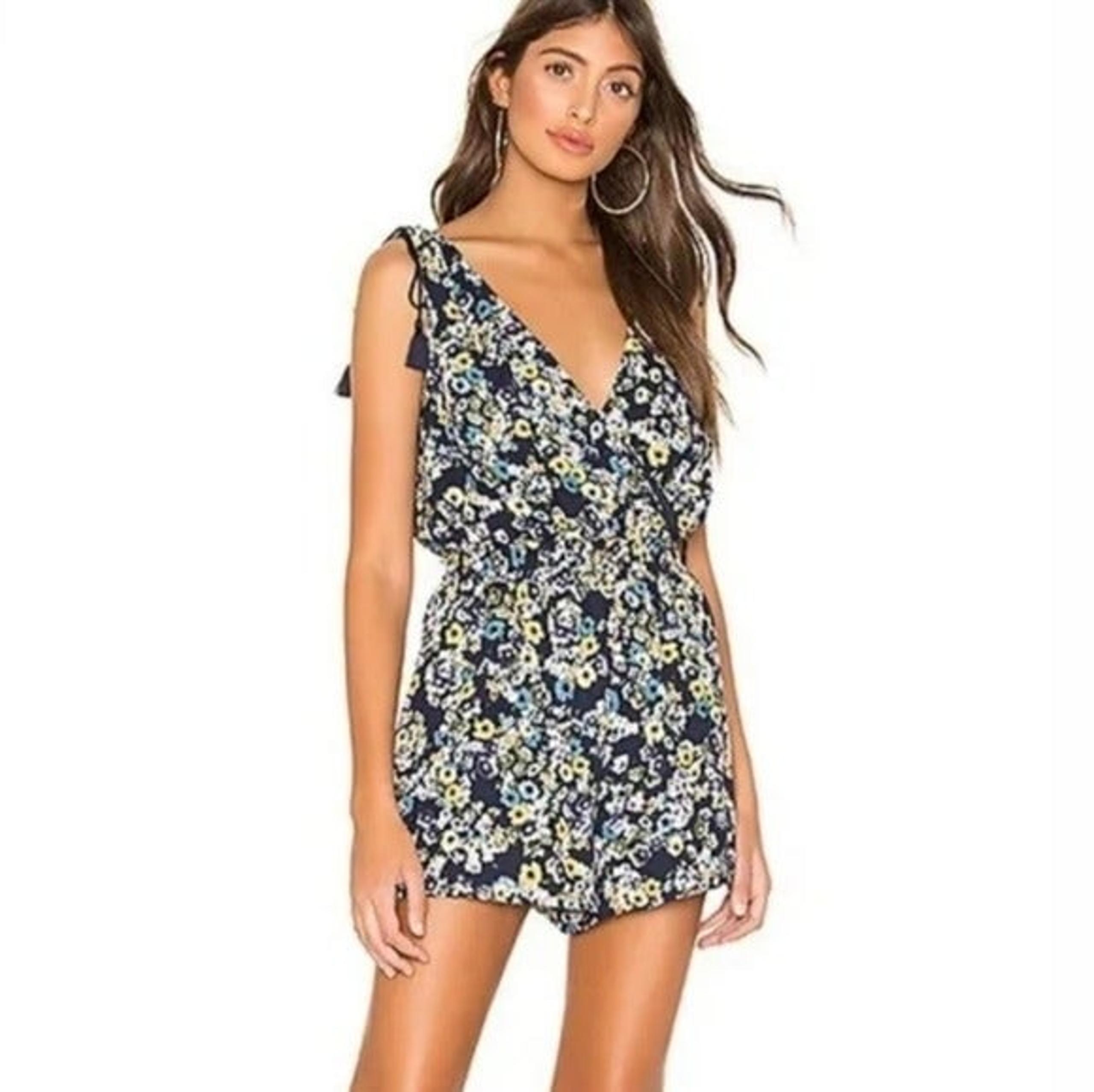 Cupcakes & Cashmere Women's Size XS Navy Floral Meadow V-neck Romper NWT $118