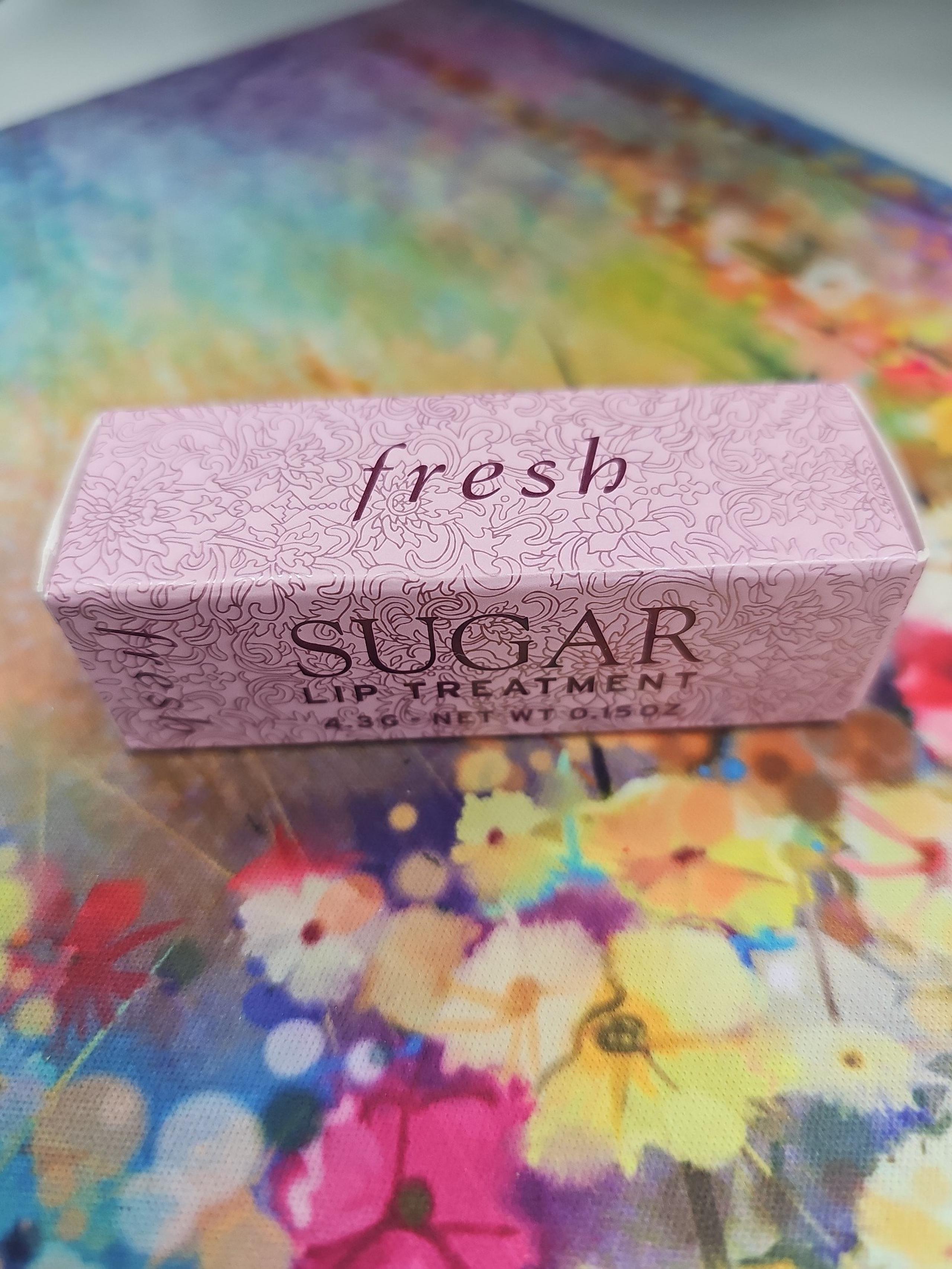 Brand new sugar Lip treatment unopened box. Leaves your lips smooth. Excellent!!
