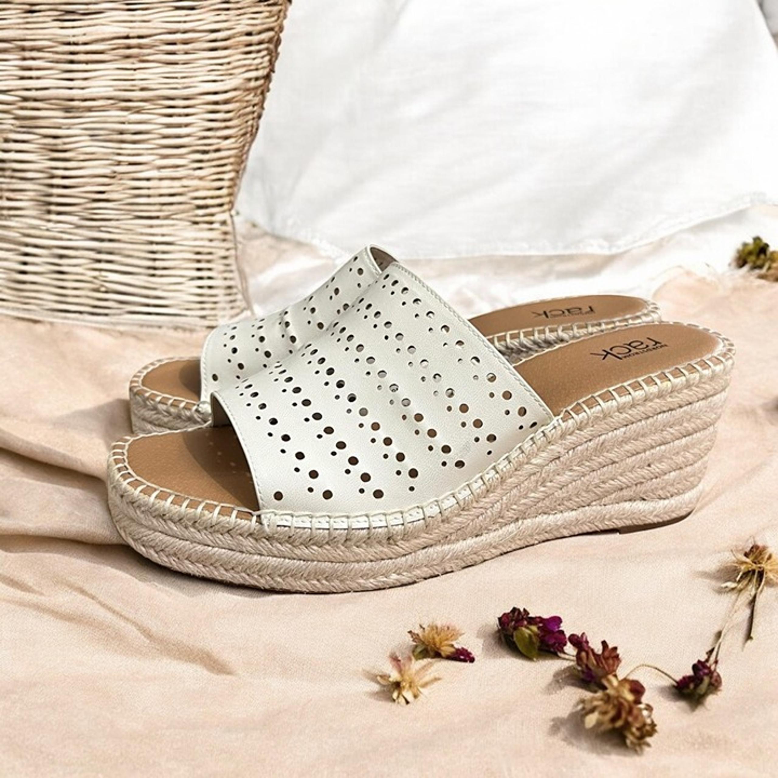 Nordstrom Rack White Platform Espadrille Wedge Sandals Slide Mules Size 9