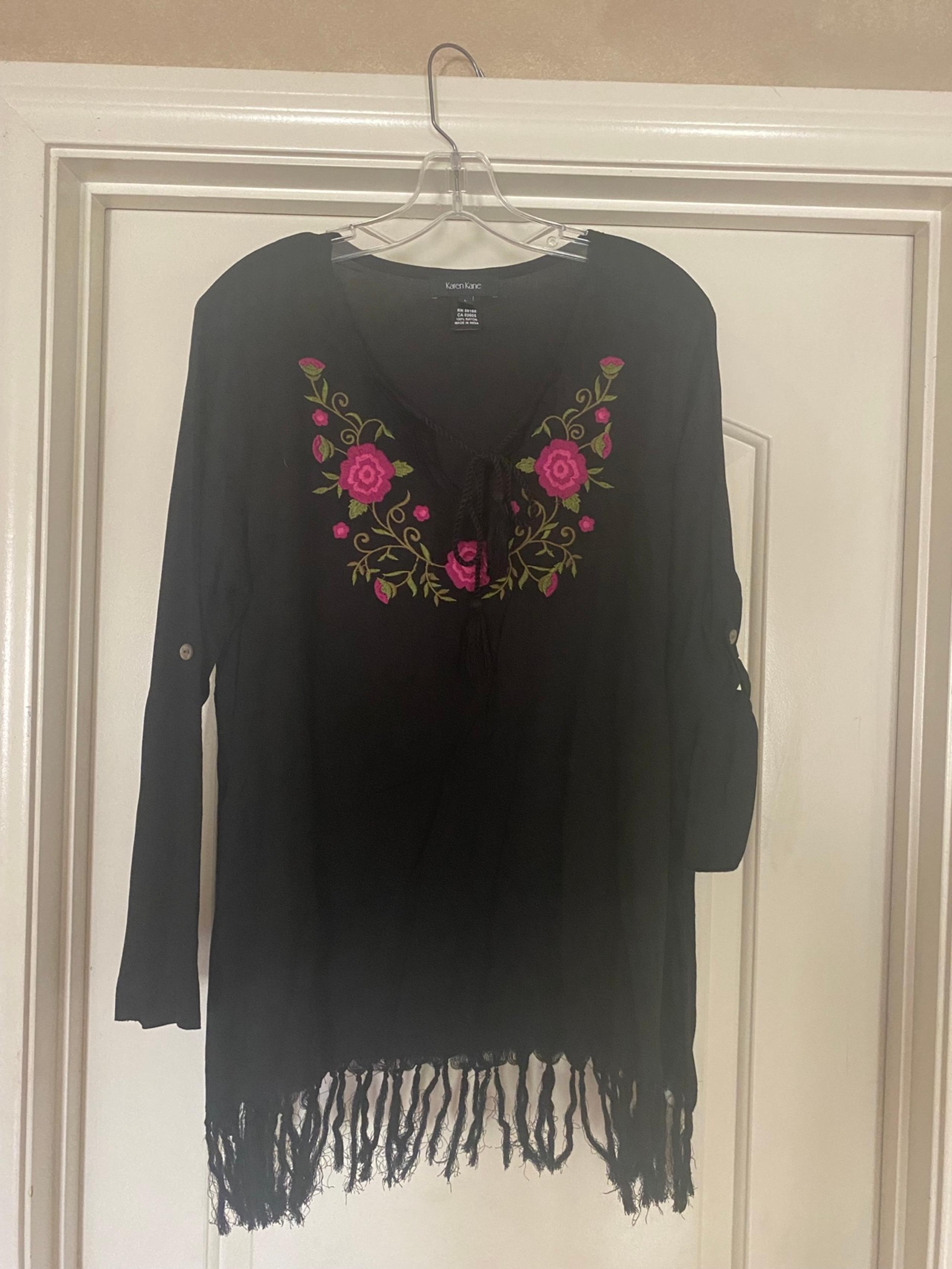 Karen Kane black embroidered floral fringe top/blouse size large NWT