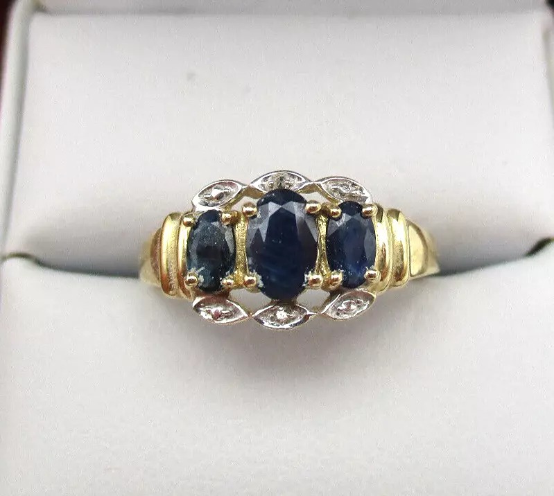 10K Yellow Gold Sapphire & Diamond Ring Size 7 [R263]