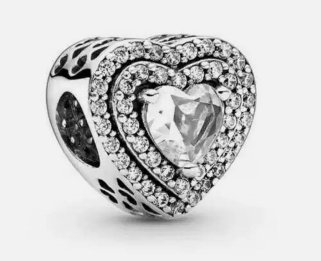 BRAND NEW Pandora charm Sparkling Levelled heart !