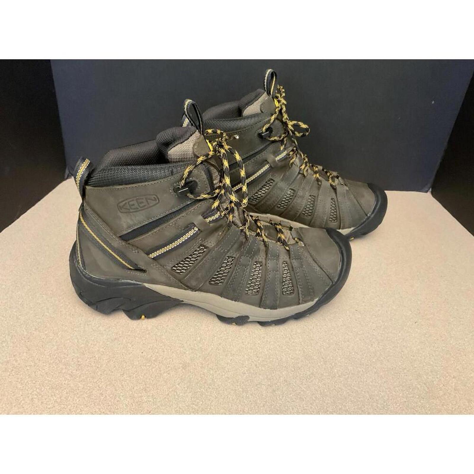 New! Mens KEEN Voyageur Mid Raven/Tawny Olive Hiking Boots. 1008904. Size 10.