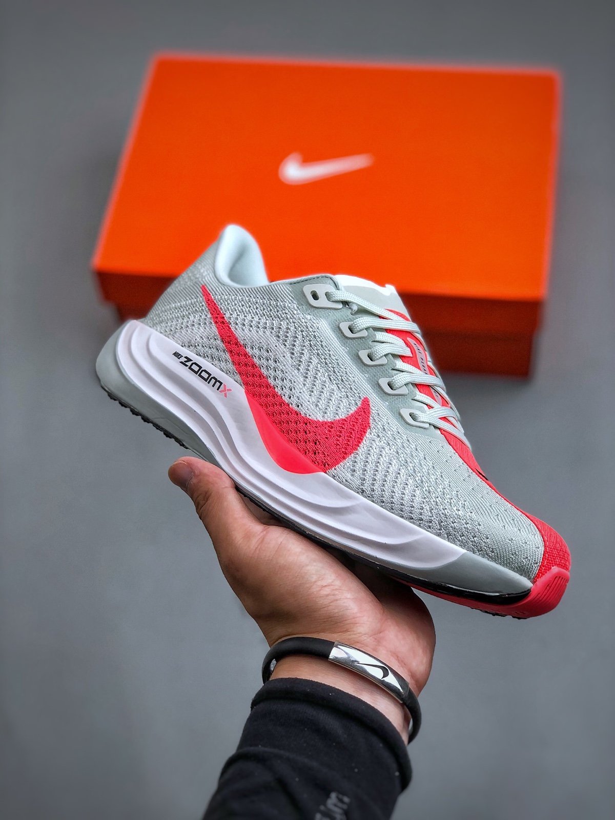men running shoes