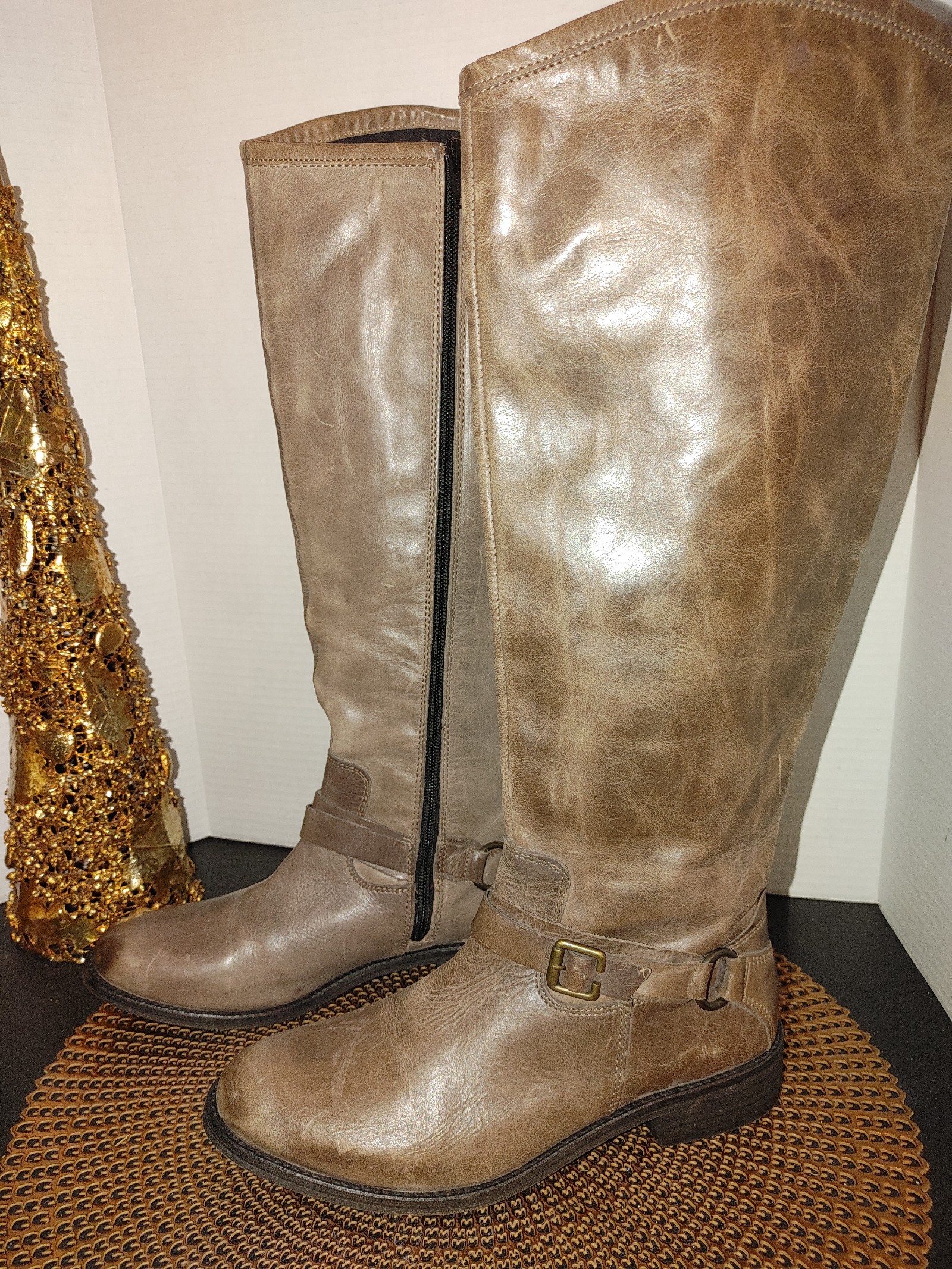 Hinge Dakota Leather Boots Size 8.5 NWOB