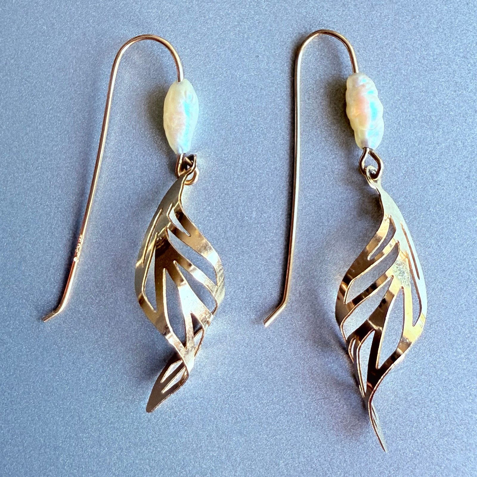 14k Gold Freshwater Pearl Spiral Leaf Dangle Hook Earrings JCM JACMEL MAURITIUS