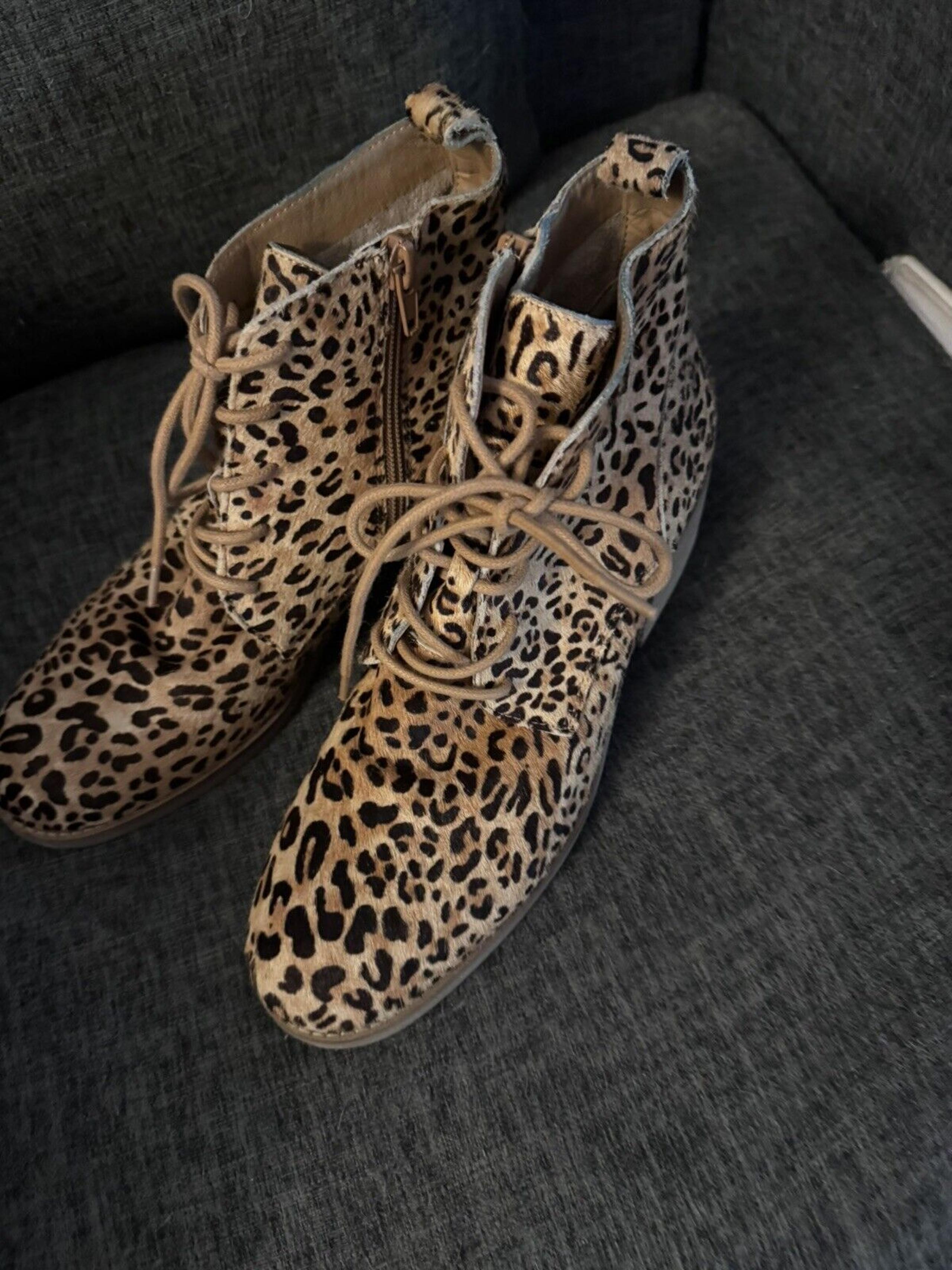 Lucky Brand Hestwan Leopard Cheetah Lace Up Combat Boot, Tan - Size 7