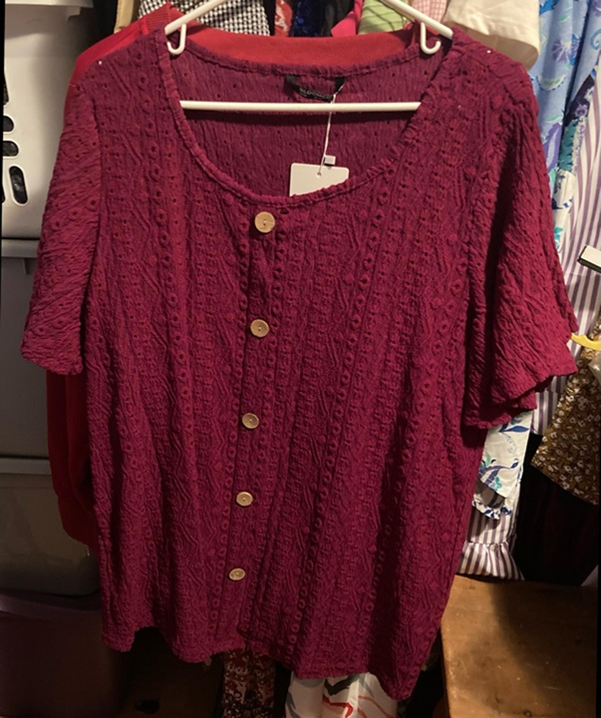 Bloomchic Cranberry crocheted top buttons doesn’t function very pretty