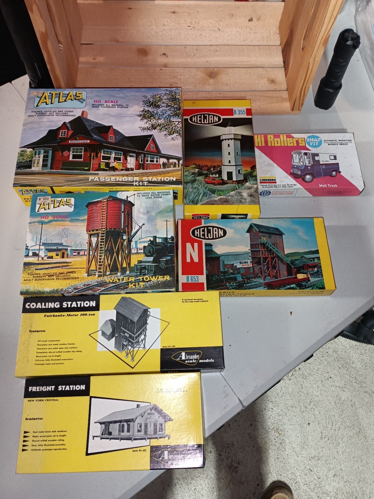 Lot of HO buildings