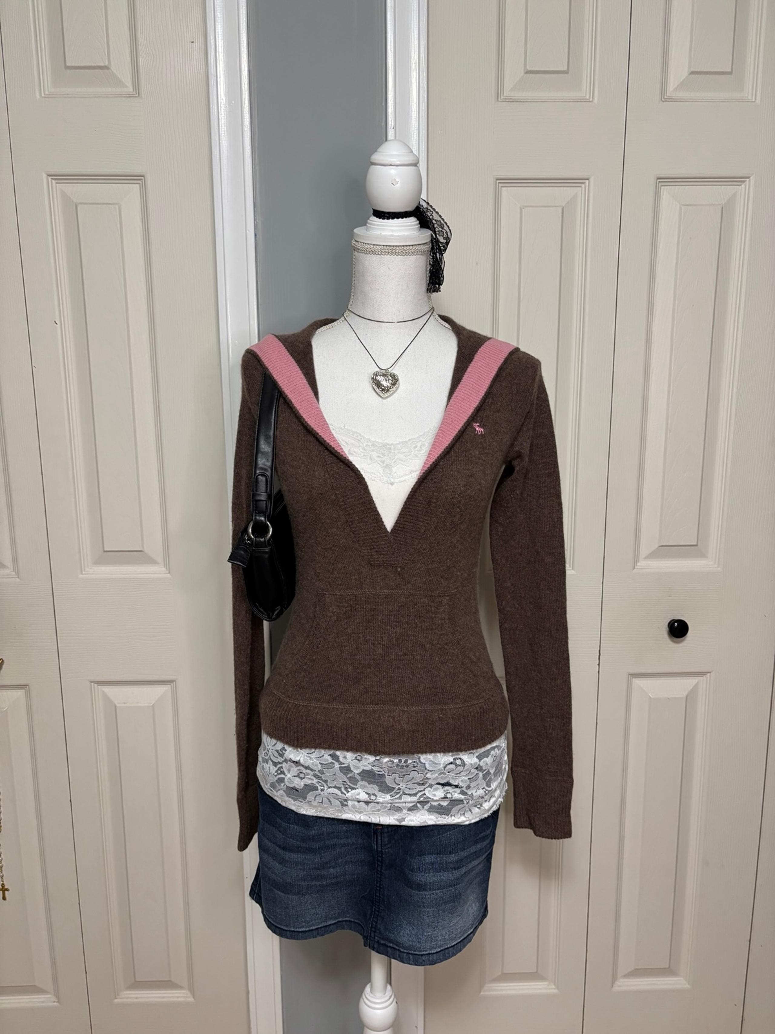 vintage Abercrombie & Fitch brown & pink v-neck 100% cashmere hooded sweater