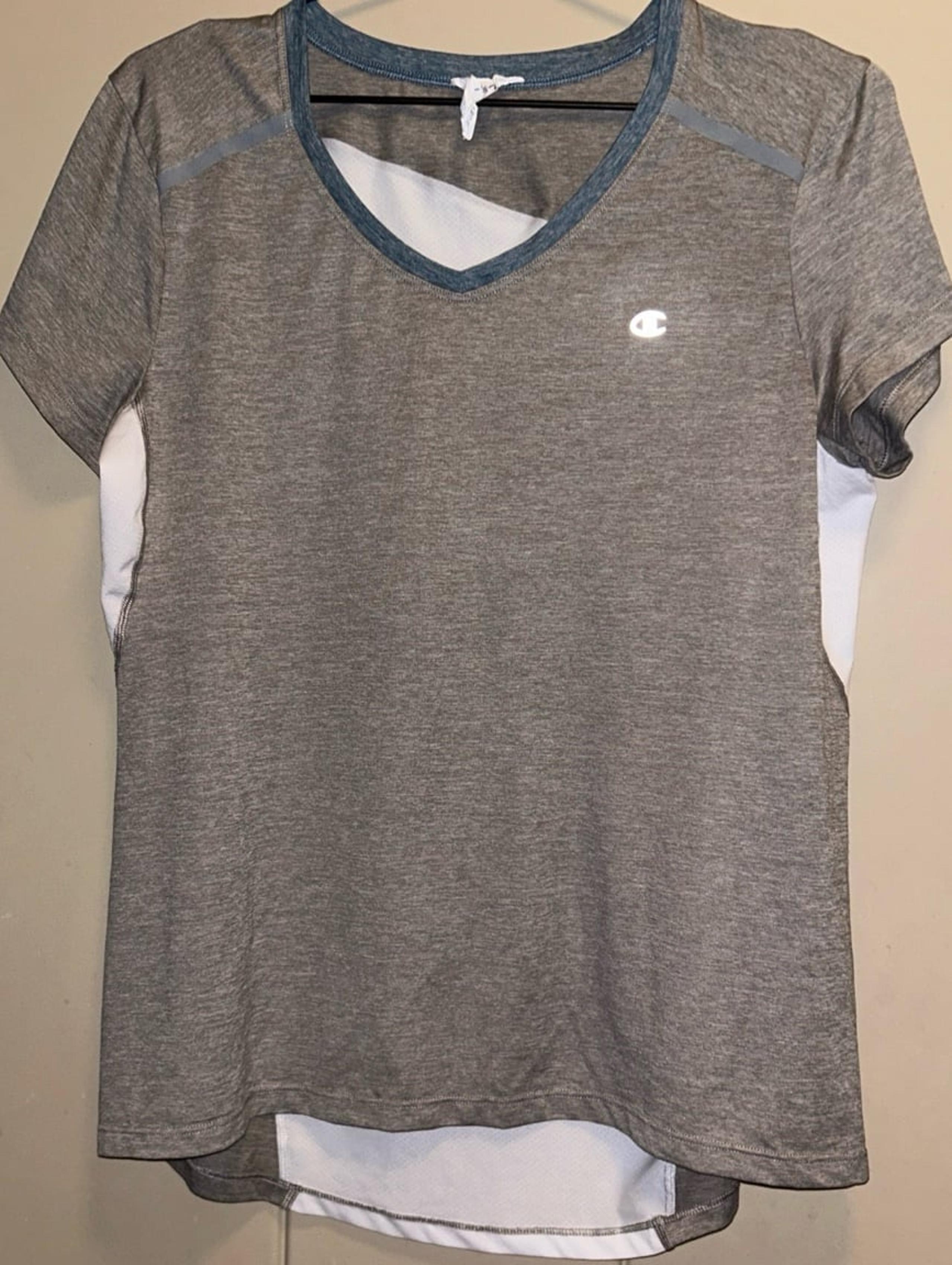 Champion performax reflective lightweight vapor Vneck athletic top sz large