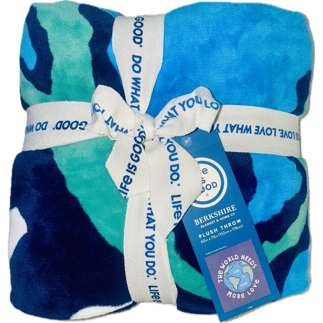 Life Is Good The World Needs More Love Berkshire Throw Blanket Large 60” X 70”