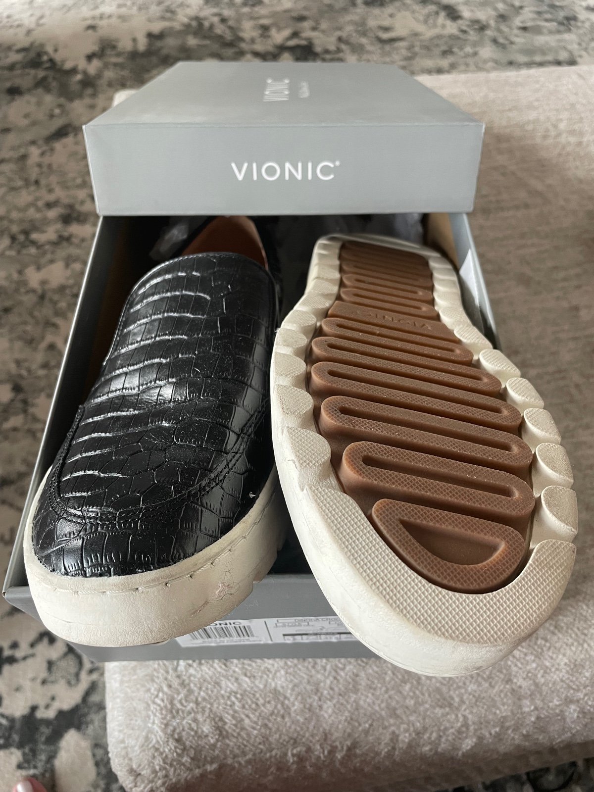 vionic Dinora slip on shoes