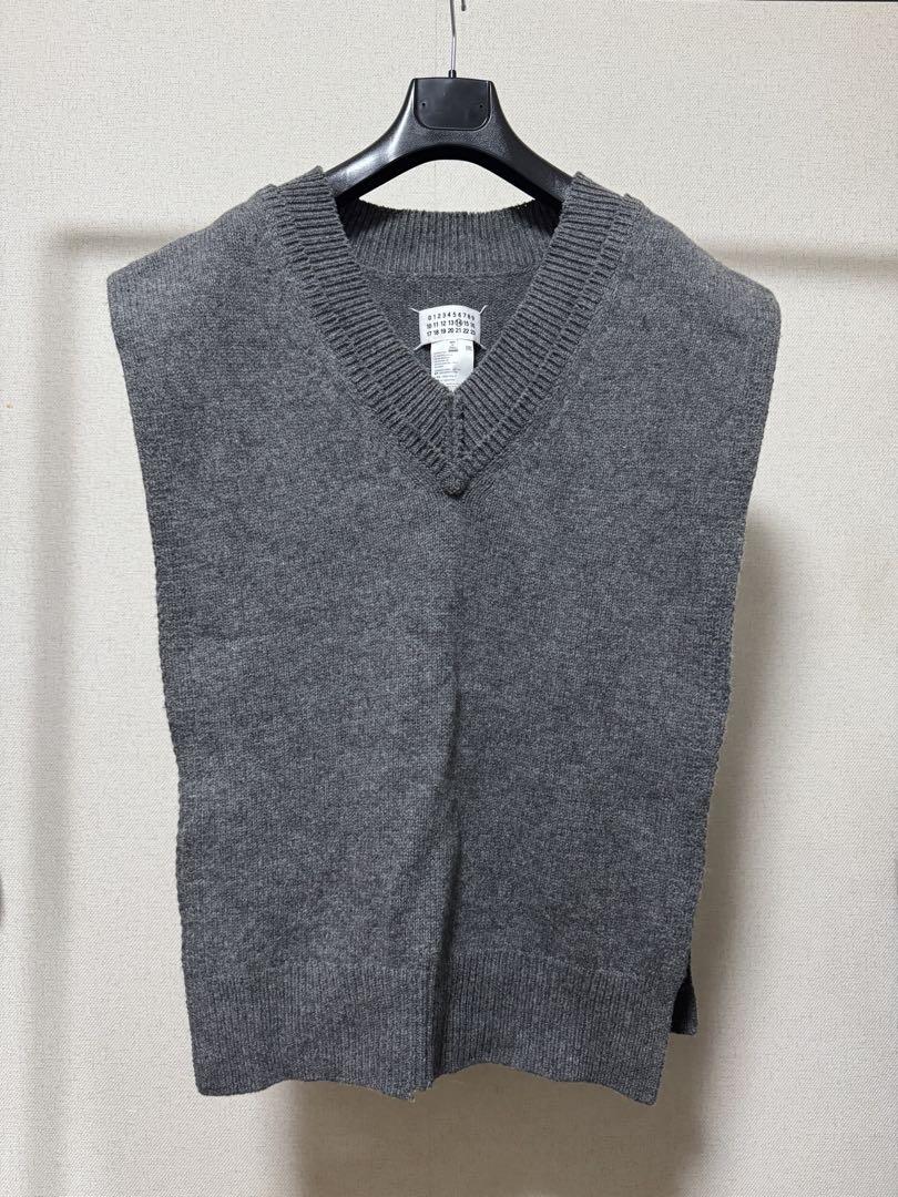 MAISON MARGIELA V-neck Knit Vest