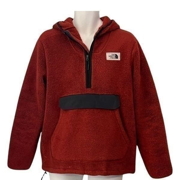 Vintage 90's Rust Colored The North Face Pullover. Size Medium. Fits boxy