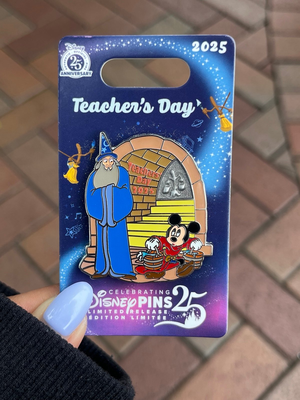 Limited Edition 2025 Disney Park Teachers Day Pin– Mickey Mouse and the Sorcerer