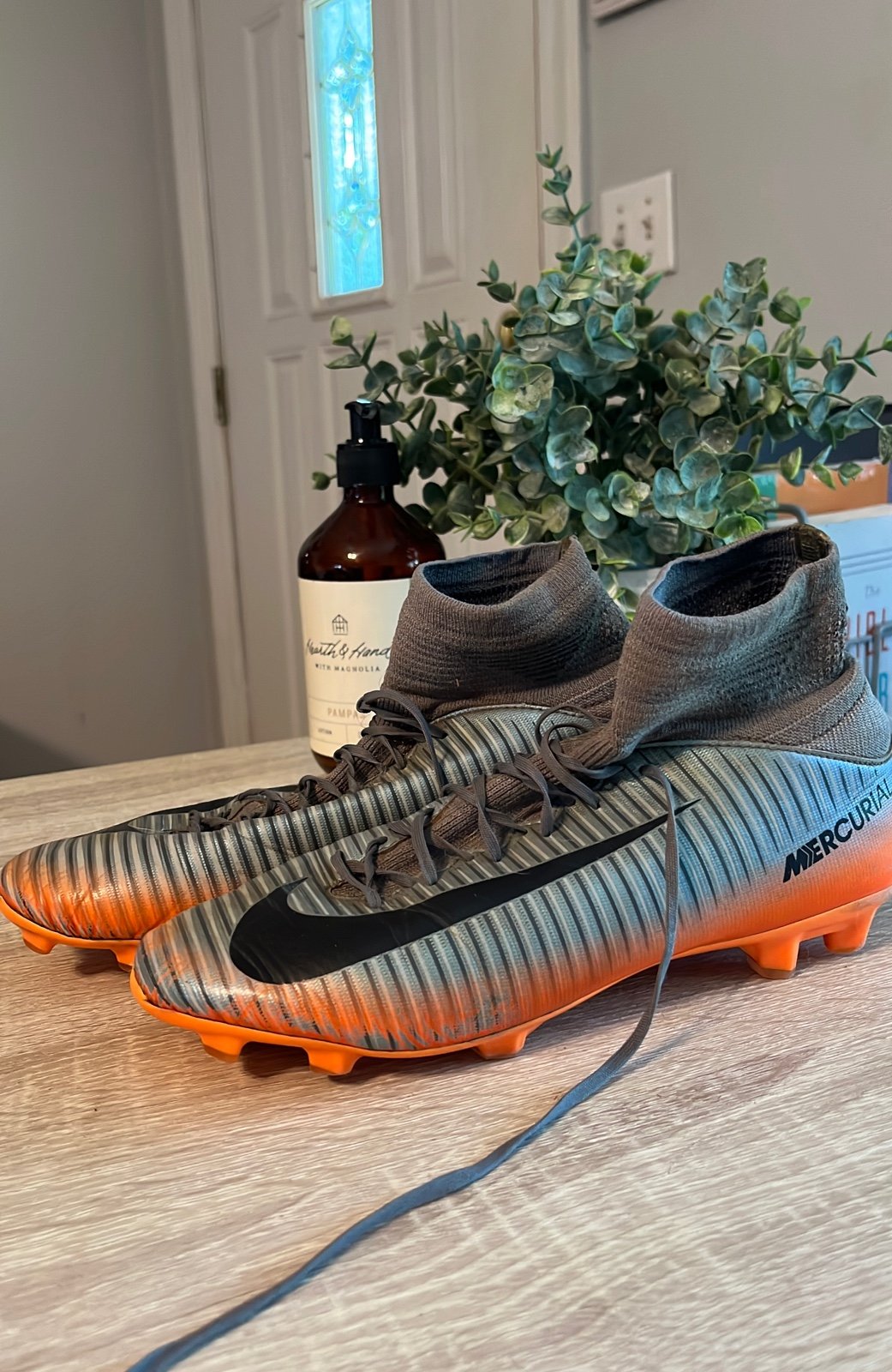 Soccer cleats