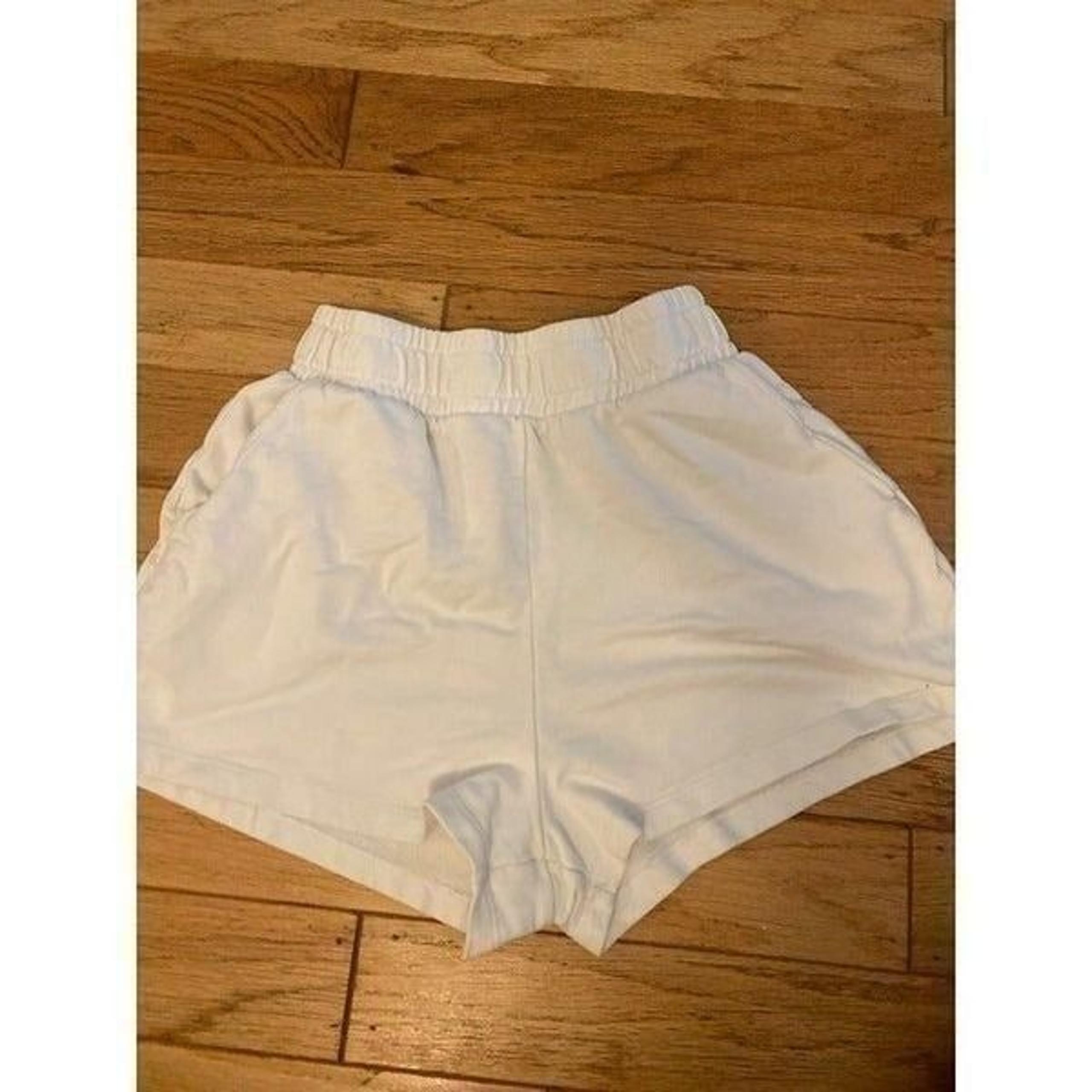 Zara, women's white elastic waist basic short cotton shorts size small