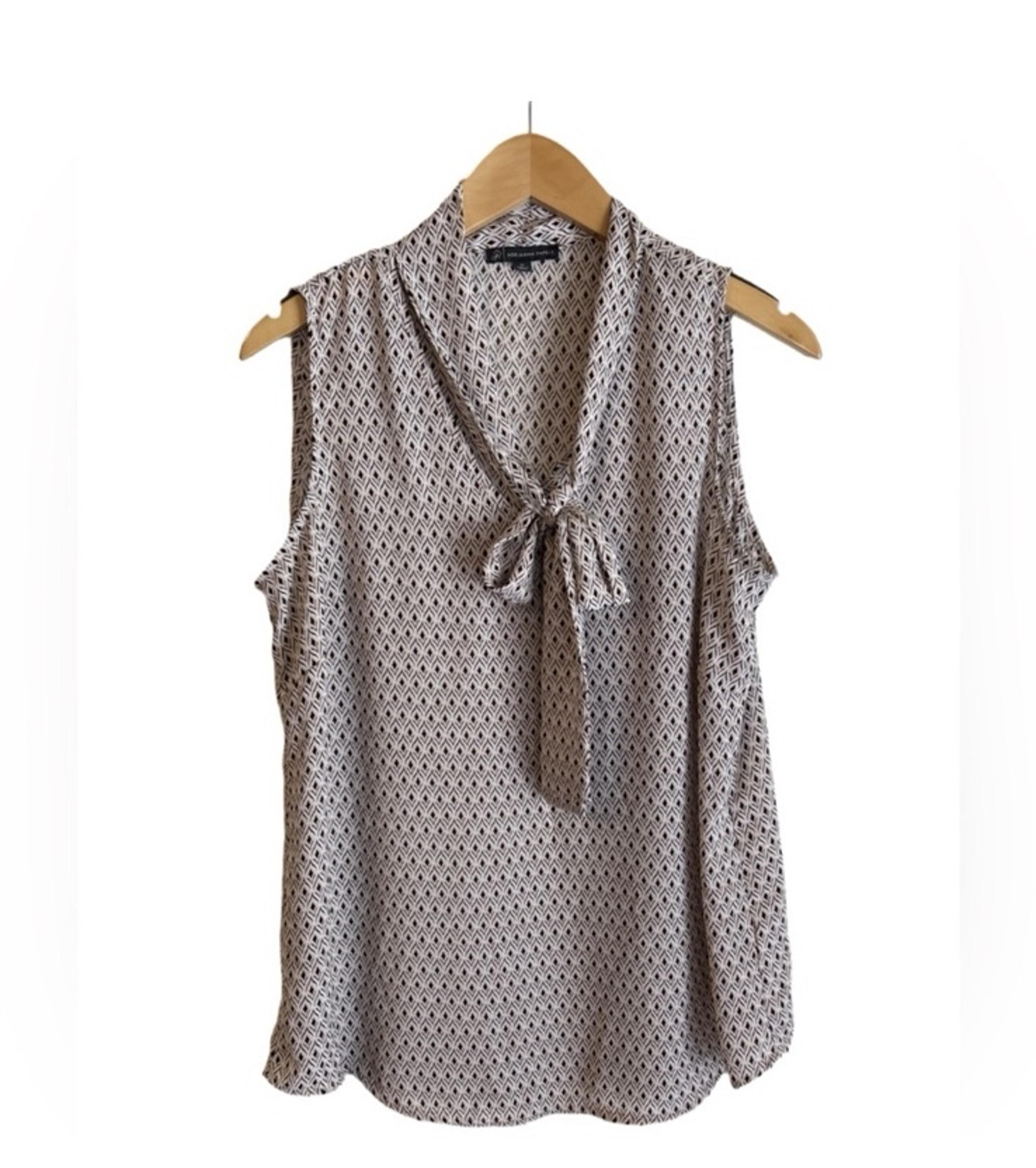 Adrianna Papell Women’s Sleeveless Diamond Print Career Blouse size M