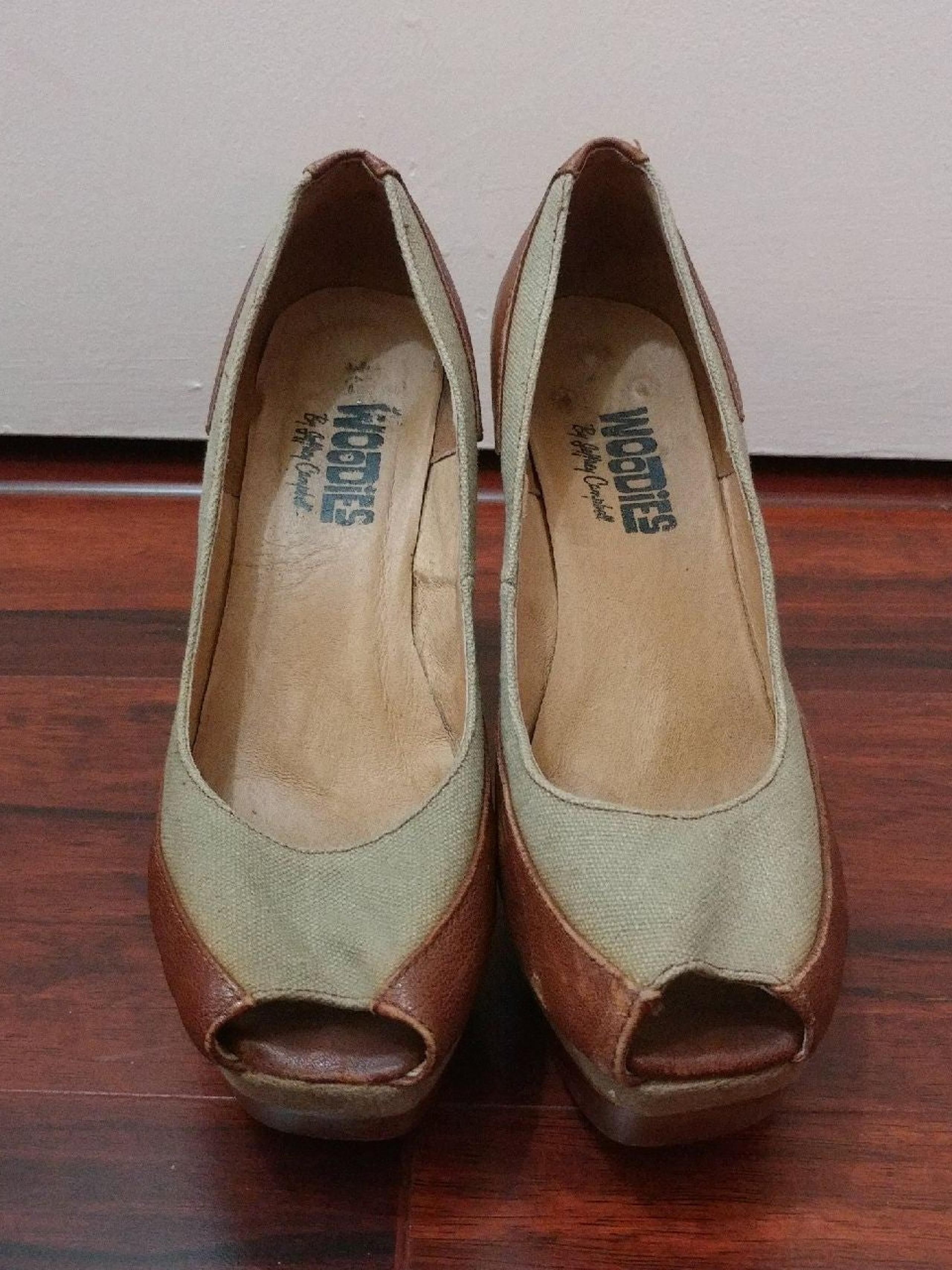 Jeffrey Campbell woodies heels size 7