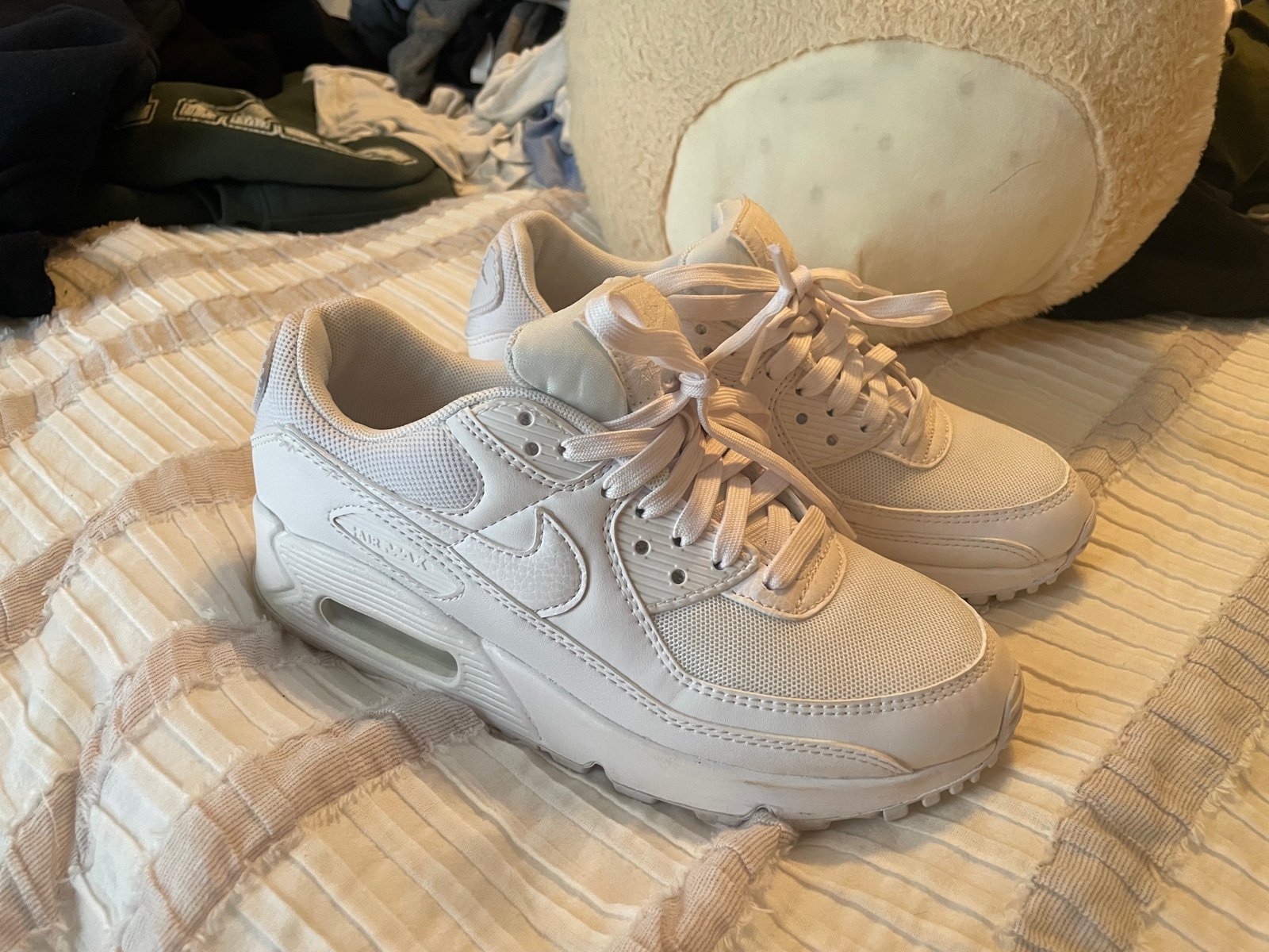 Nike Air Max 90 Shoes in White