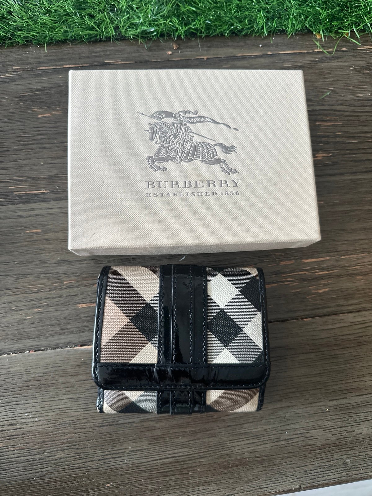 Burberry plaid waller