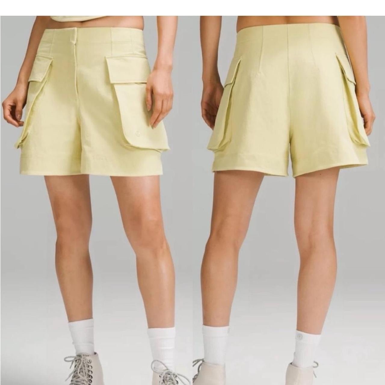Lululemon Relaxed-Fit Super-High-Rise Cargo Size 8 /Short 4 - Finch Yellow