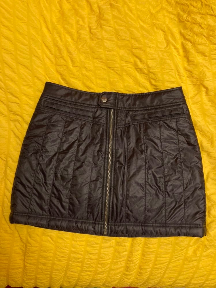 Athleta Insulated Toasty Buns Skirt