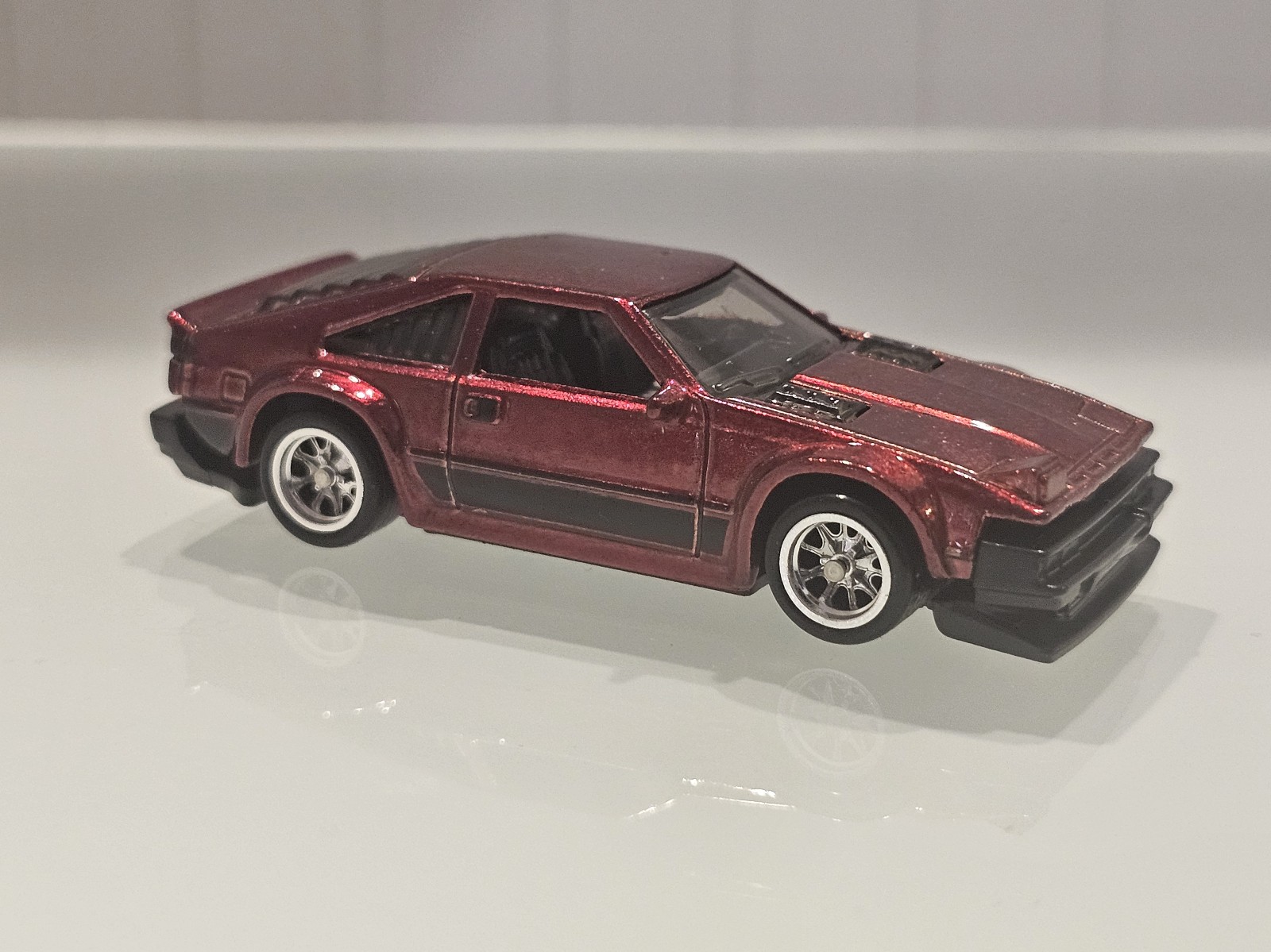 HOT WHEELS UNSPUN SUPER TREASURE HUNTS 82 TOYOTA SUPRA - PAINT DEFECT ROOF