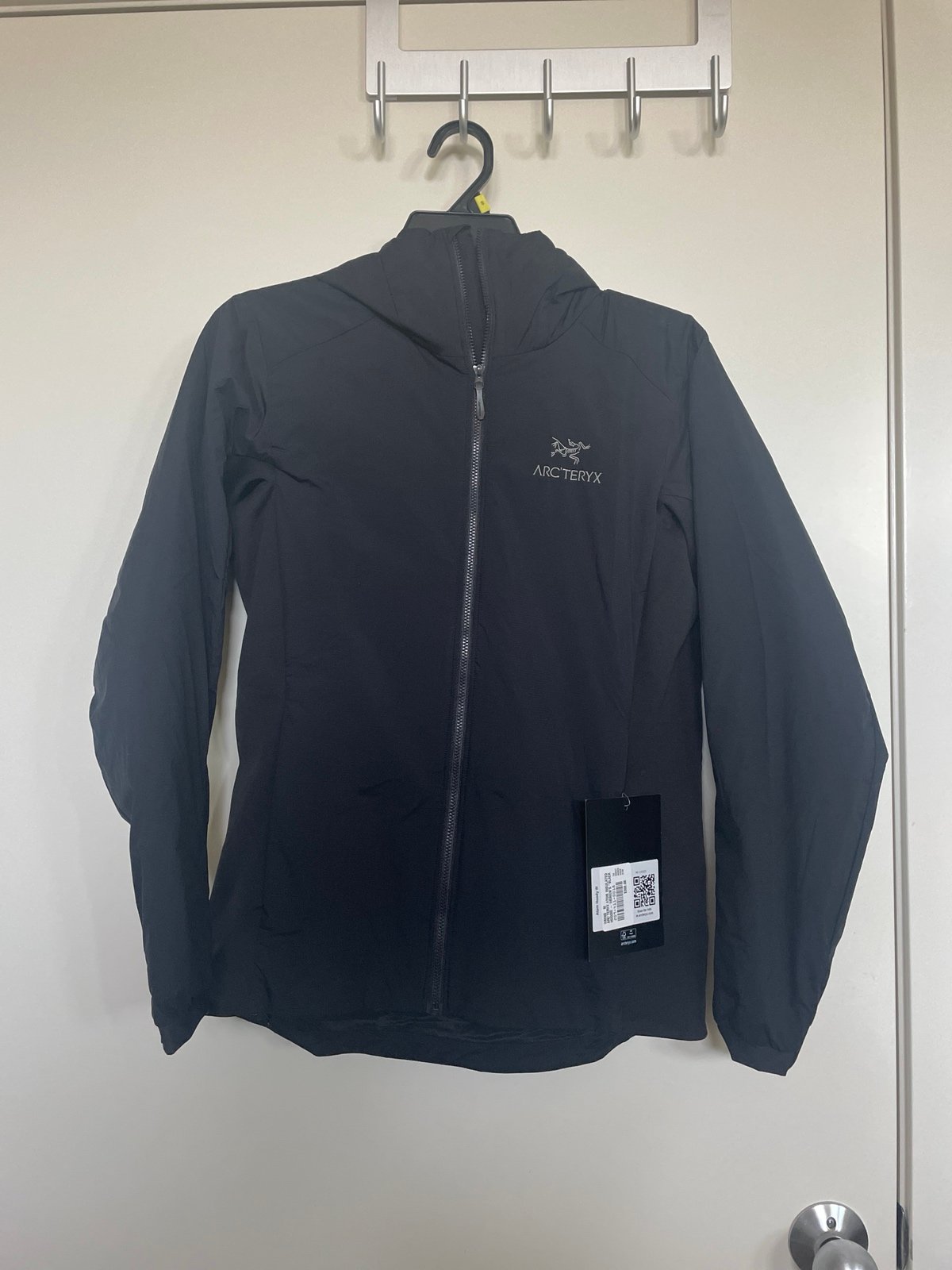 Arc’teryx atom insulated hoodie black color women