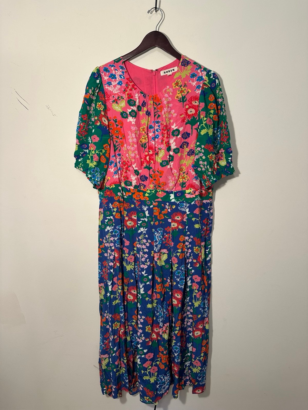 NWOT Boden Liv Pleat Detail Midi Wildflower Cluster Dress- Size 16/18