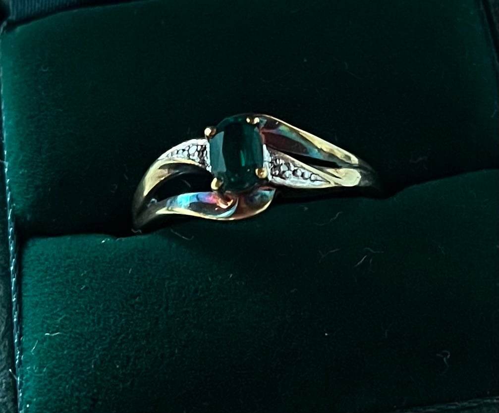 10K Yellow Gold 0.5 carat emerald diamond ring