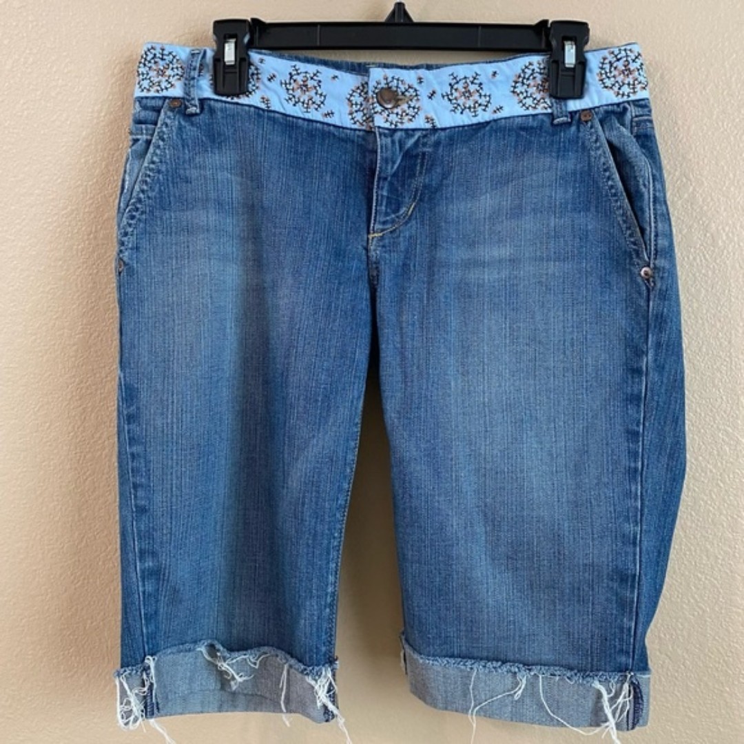 Joe's Jeans Size 29 W Boho Embroidered Rolled Raw Hem Burmuda Short Jeans