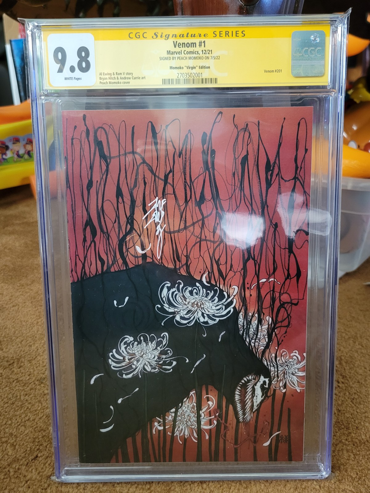 Venom #1 CGC 9.8 SS SIGNED BY Peach Momoko Variant
