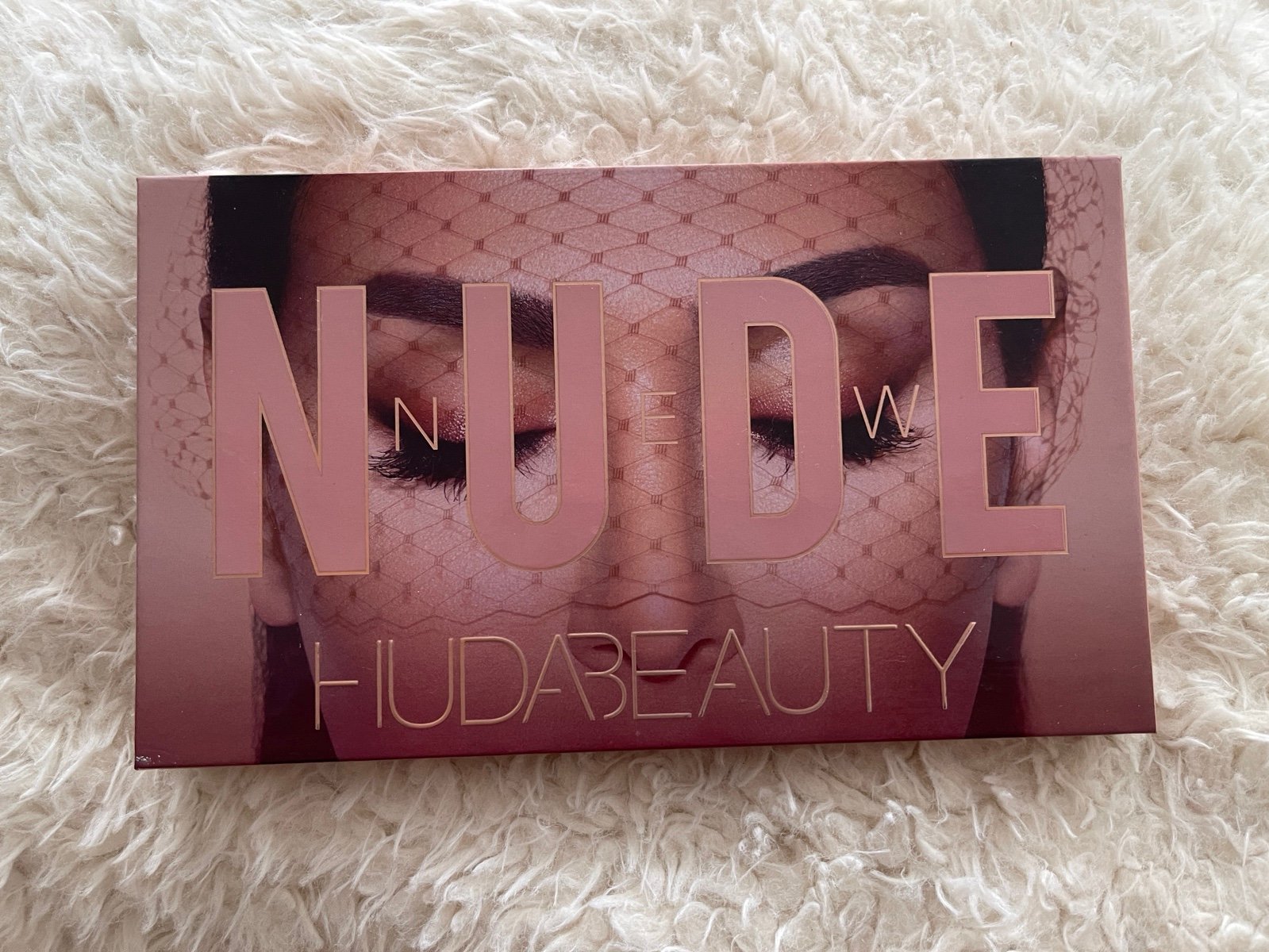 Huda Beauty The New Nude Eyeshadow Palette