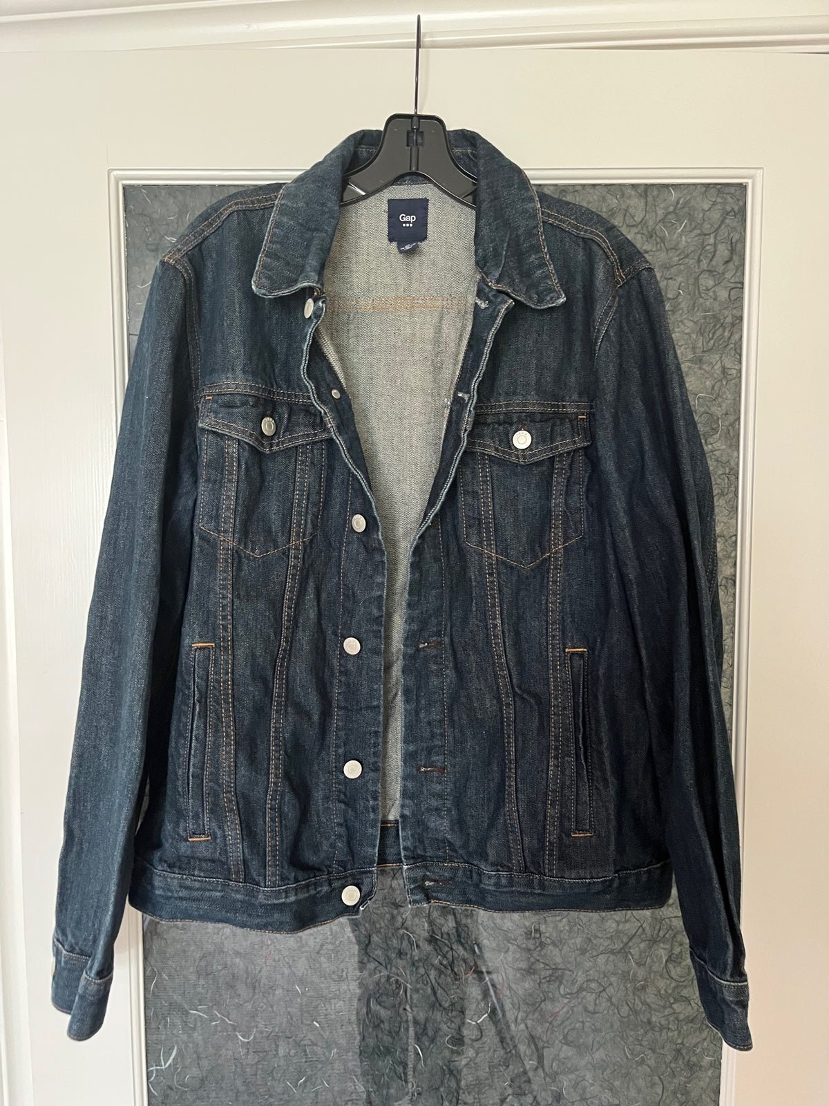 GAP mens denim jacket (L)
