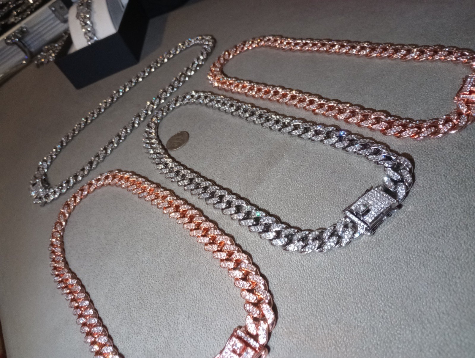 Used Just One 18 chain Real Diamonds, but they’ve been produced in the Lab.