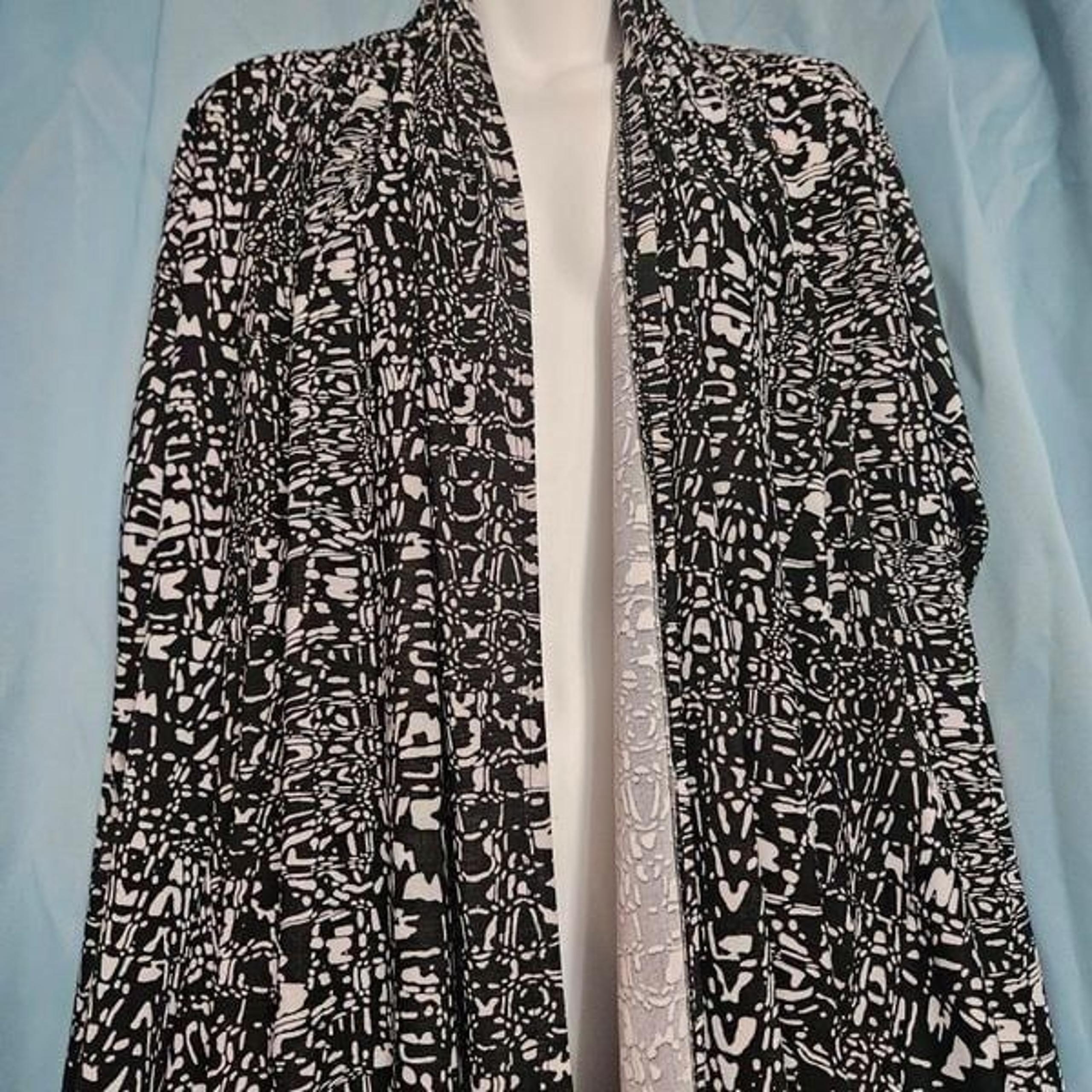 Isabella Rodriguez Cardigan black white print