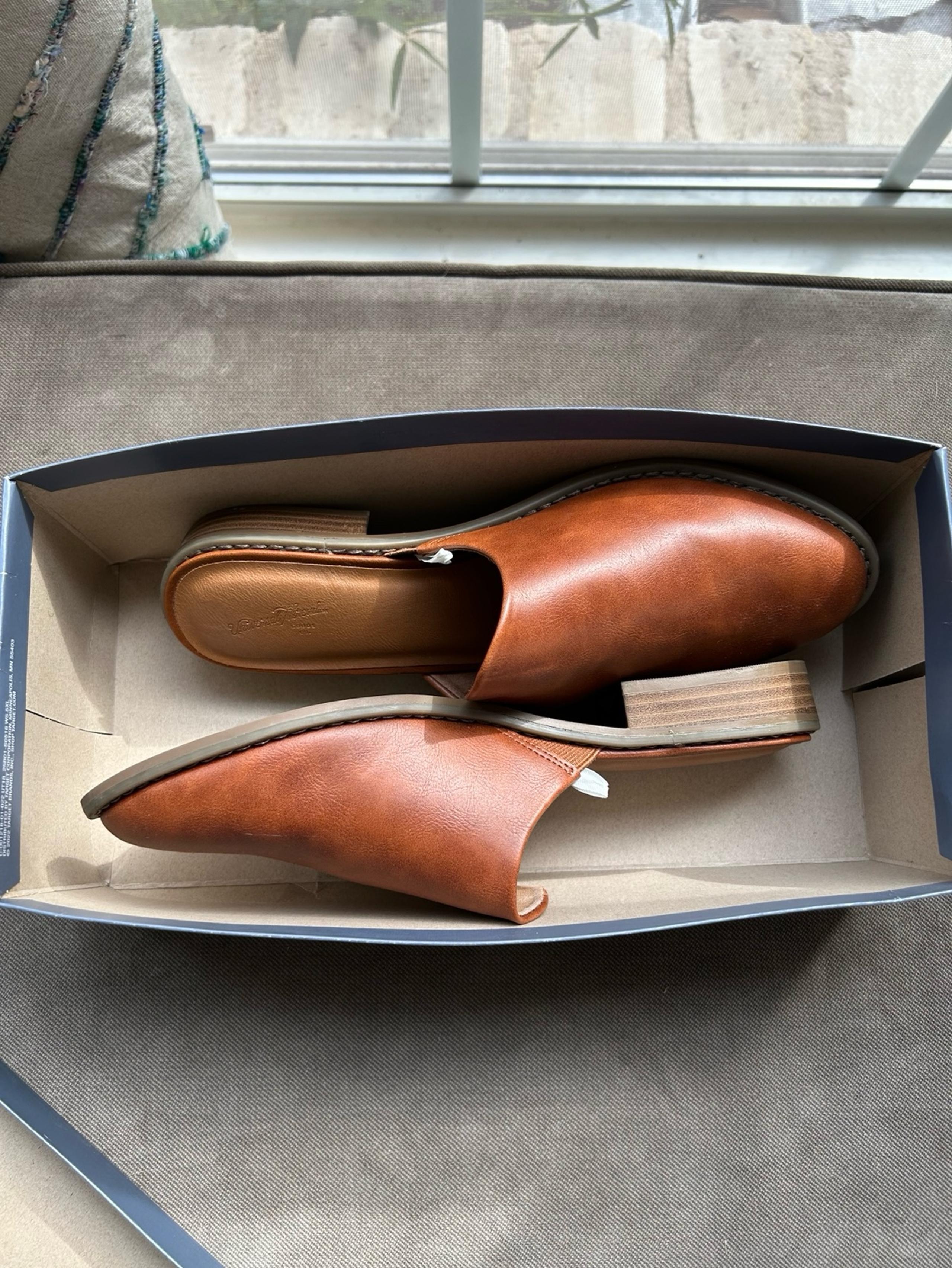Universal Thread Goods Co. Maura Flats Size 8.5